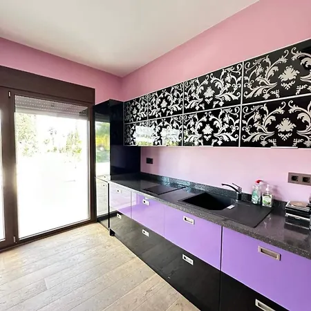 בית נופש San Pedro 6 Bedrooms 6 Bathrooms *