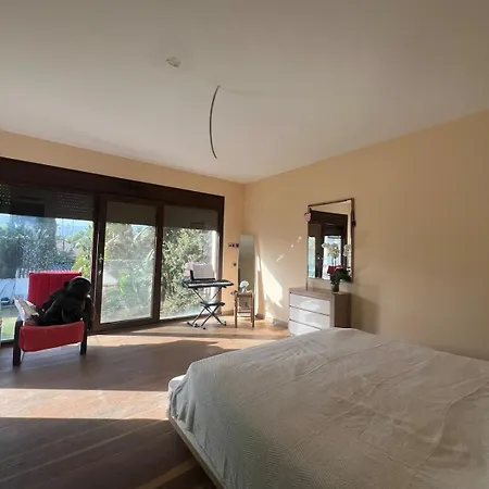 San Pedro 6 Bedrooms 6 Bathrooms