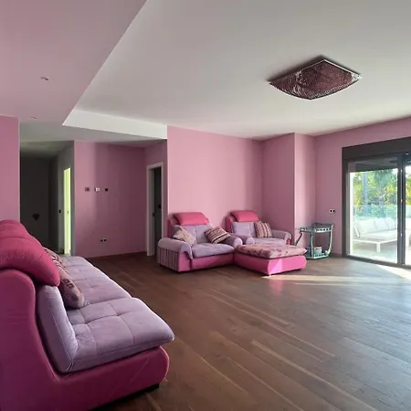 San Pedro 6 Bedrooms 6 Bathrooms